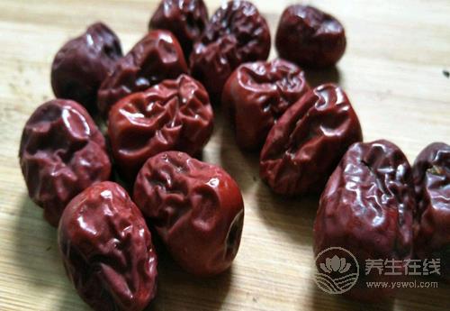 這些紅色食物，好吃養生，你家餐桌上有嗎？