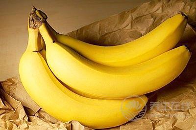 如何挑選香蕉？香蕉雖好，但這類人不能吃