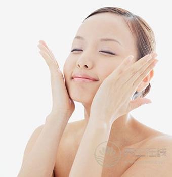 打造緊致小V臉就是這么簡單 瘦臉霜這樣用瘦出小臉蛋