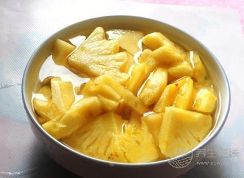 菠蘿鳳梨傻傻分不清 菠蘿和鳳梨究竟是不是一樣的東西？