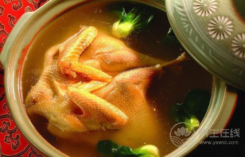 脾胃不好喝什么湯？潤胃治脾的雞湯學(xué)起來