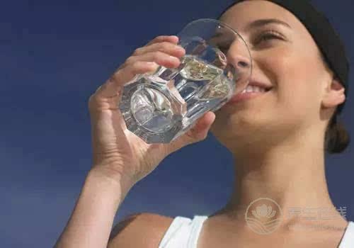 12個飲食習慣為健康加分 每餐前喝點水或湯