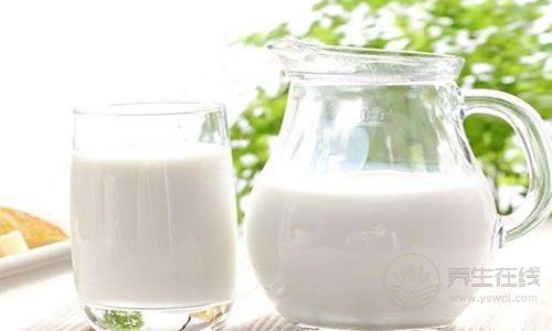 喝牛奶避開五個(gè)誤區(qū) 往牛奶里加巧克力