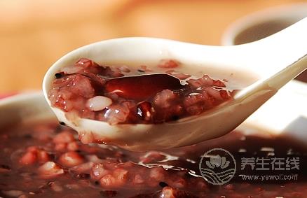 8種口味的黑米粥做法 如何選購黑米