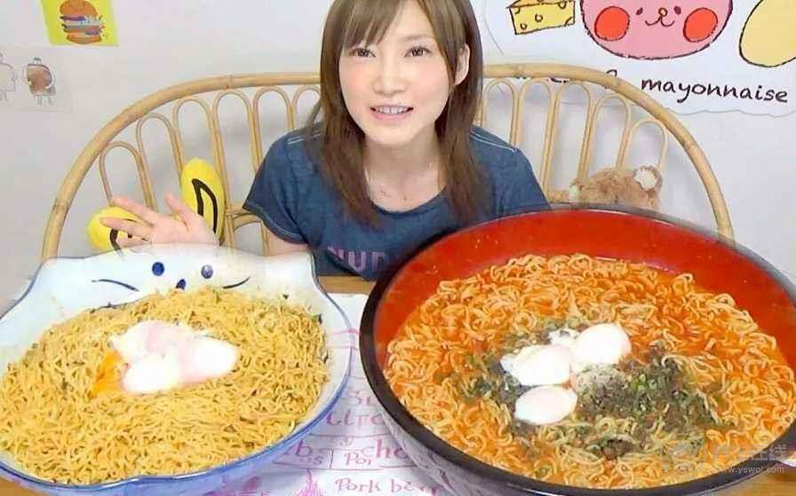 女孩直播吃肉，腸胃嚴重受傷！暴飲暴食當心這幾種病