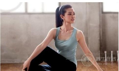 睡前一個動作暴瘦肚子教你輕松消滅小肚腩