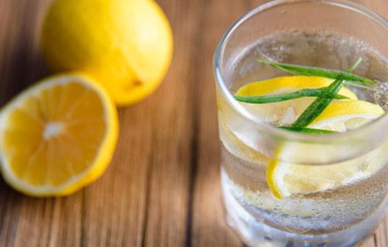 檸檬水可以減肥和變白嗎？方法很重要