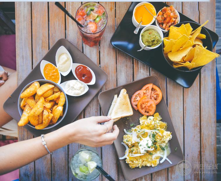 高考前，聰明媽媽怎么為考生合理安排膳食？