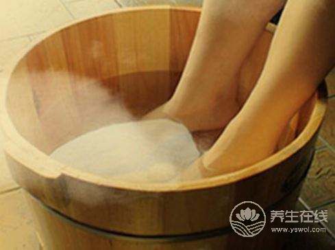 冬季養(yǎng)生要泡腳，舒筋活血好處多