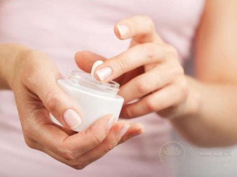 打造緊致小V臉就是這么簡單 瘦臉霜這樣用瘦出小臉蛋