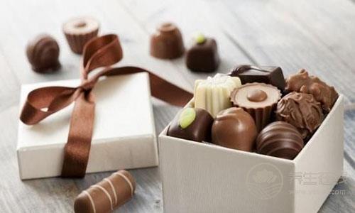 如何制作巧克力堅果餅干