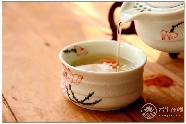 月經(jīng)量太少?別急,找出原因,常喝3種水,身體慢慢好 月經(jīng)量太少?別急,找出原因,常喝3種水,身體慢慢好