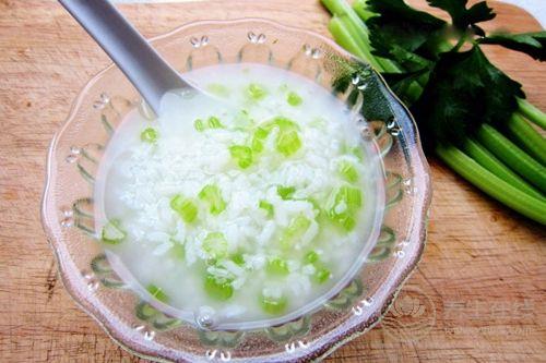 芹菜7種吃法輕松除病 芹菜葉也能這么吃 芹菜7種吃法輕松除病 芹菜葉也能這么吃