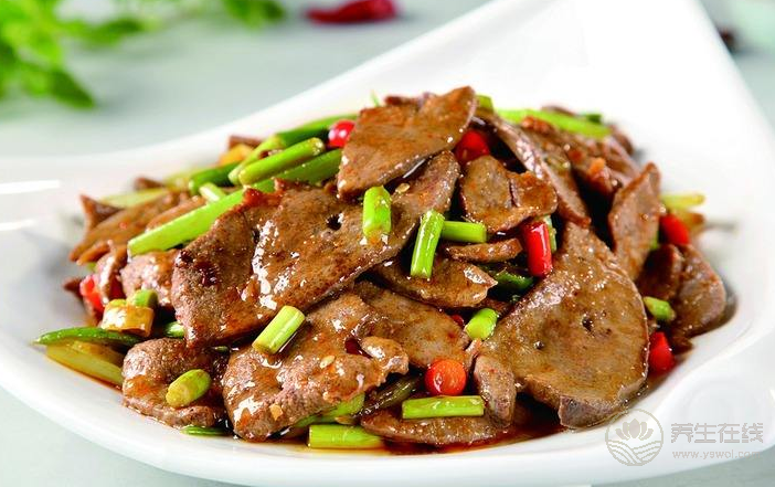 吃什么擺脫熊貓眼？推薦8種食物吃走熊貓眼