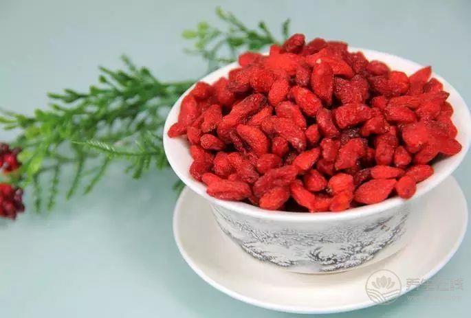 枸杞養(yǎng)生搭配這兩樣東西，養(yǎng)肝護肝有奇效