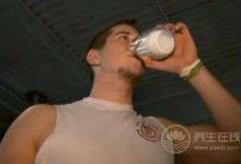 健身到底要不要吃蛋白粉，為什么我吃了一年感覺(jué)效果不是很明顯？