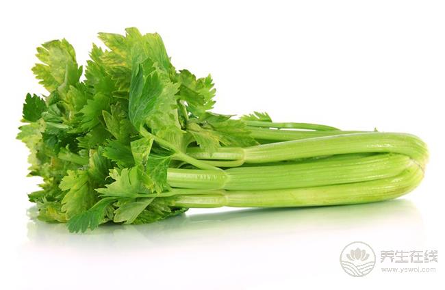 牙齦腫痛很難受，5種食物幫你緩解