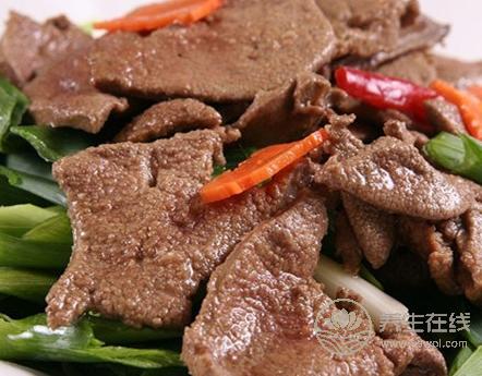 頭皮屑多很尷尬？不妨多吃這幾種食物