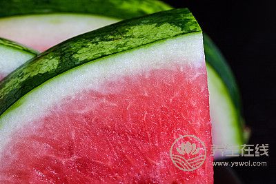 妙用西瓜皮可以祛痱、降血壓、治便秘