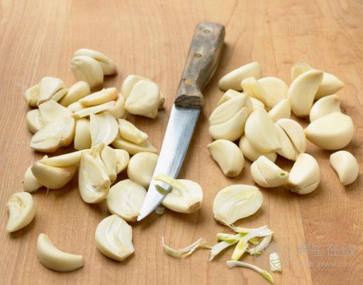 每次做菜放蒜米,相當(dāng)于每一餐都在吃“神藥” 每次做菜放蒜米,相當(dāng)于每一餐都在吃“神藥”