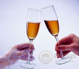 喝酒不吃肉-嚴重傷肝,喝酒的一些注意事項和解酒方