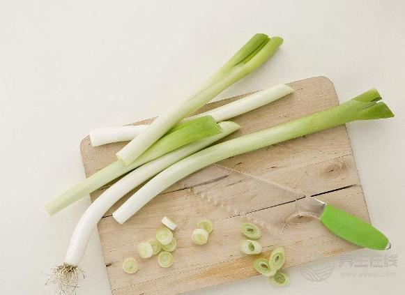 炒菜放大蔥，有這4個重要作用，可惜有些人不能吃