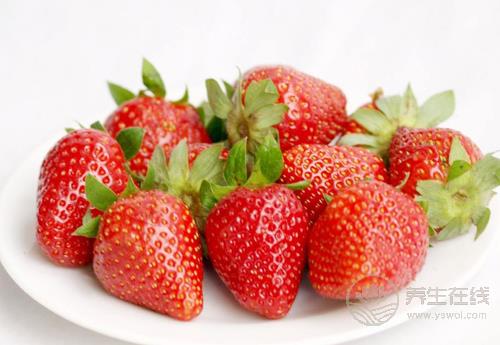 皮膚狀況太糟糕?試試這幾種食物,能讓皮膚更水潤 皮膚狀況太糟糕?試試這幾種食物,能讓皮膚更水潤