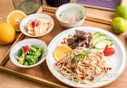 西蘭花咖啡海鮮很傷胃，胃不好的人別吃