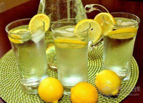 5種普通食物，助你輕松去除口臭