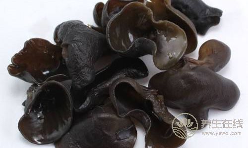 用這5種食物消除黑眼圈，有用！