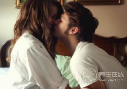 別吝嗇你的kiss,晨吻的4大養生功效！