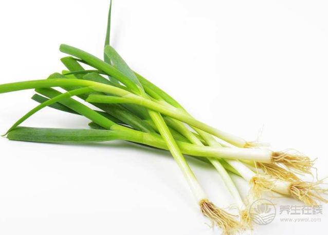 炒菜放大蔥，有這4個重要作用，可惜有些人不能吃