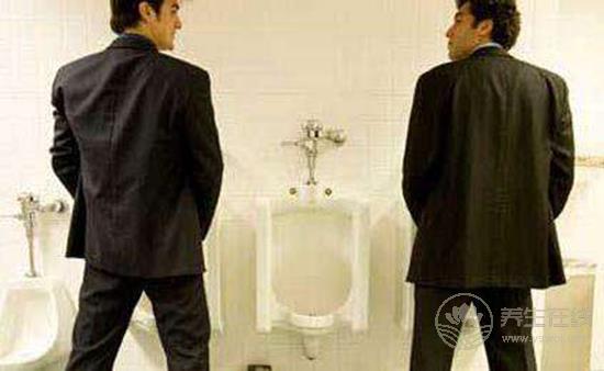 尿液發(fā)黃像濃茶？小心是肝膽出了問題！