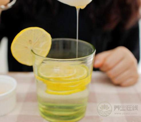 空腹喝檸檬蜂蜜水好不好  檸檬水什么時候喝最好
