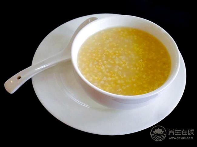 喝酒后頭暈惡心，4種食物有效緩解反胃