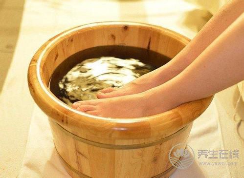 夏天泡腳謹記六禁忌 太飽太餓時不宜泡腳