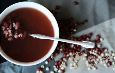 吃水果補(bǔ)鐵，黑葡萄第一名？錯(cuò)了！