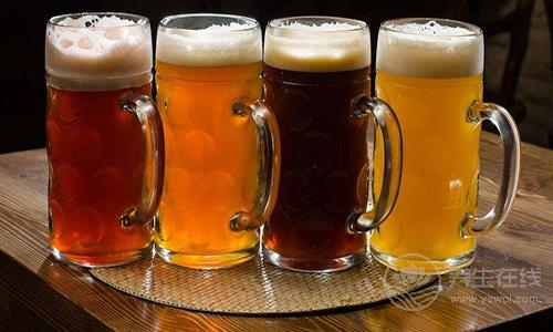 夏季喝啤酒八大禁忌 不宜同時吃腌熏食品