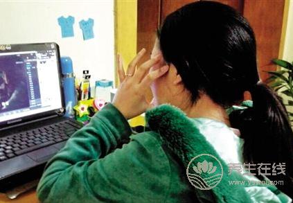 偏頭痛可能是這3種食物引起的 偏頭痛可能是這3種食物引起的