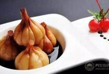 醋泡大蒜有很多養(yǎng)生功效，但是3類人不適合吃