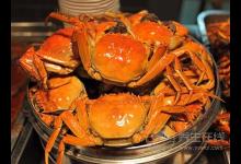 喜歡吃螃蟹的人注意了，它不能和這些食物同食