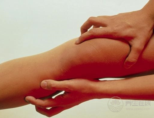 半夜小腿抽筋別以為是小事,真相往往令人驚呆了! 半夜小腿抽筋別以為是小事,真相往往令人驚呆了!