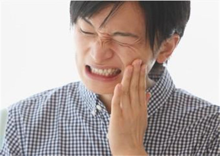 牙齒一碰到涼水就疼以及牙齒過敏的原因