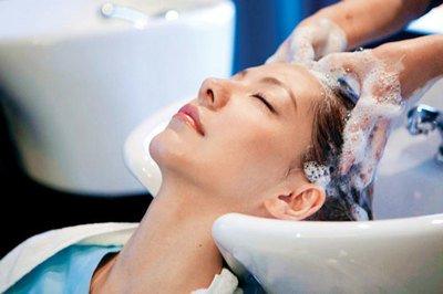 洗了頭發(fā)是自然干好還是用吹風(fēng)機(jī)吹干好