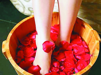 老年人腳涼的原因以及相應(yīng)的改善方法