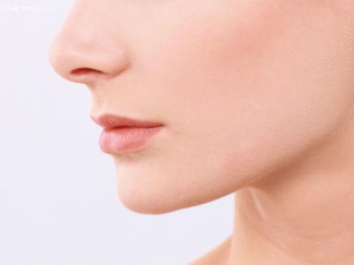 如何不通過手術的方式來縮小鼻頭