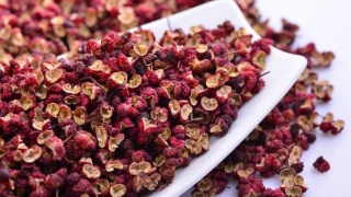 治白發的方法 花椒泡腳是否可以治療白發 治白發的方法 花椒泡腳是否可以治療白發