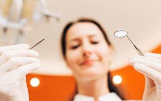 一不小心把舌頭咬破了需要怎么養(yǎng) 一不小心把舌頭咬破了需要怎么養(yǎng)