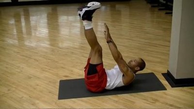 幾種有效虐腹練腹肌的腹部撕裂動作