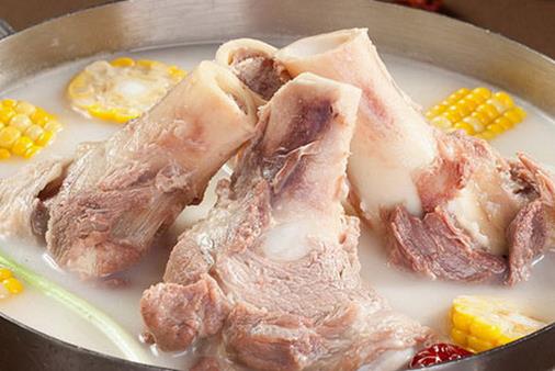 蟲草玉米排骨湯的營養價值以及功效-易網<a href=http://www.gyfww.com/ target=_blank class=infotextkey>健康養生</a>網 蟲草玉米排骨湯的營養價值以及功效